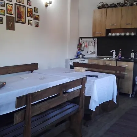 семана Къща за гости 3*